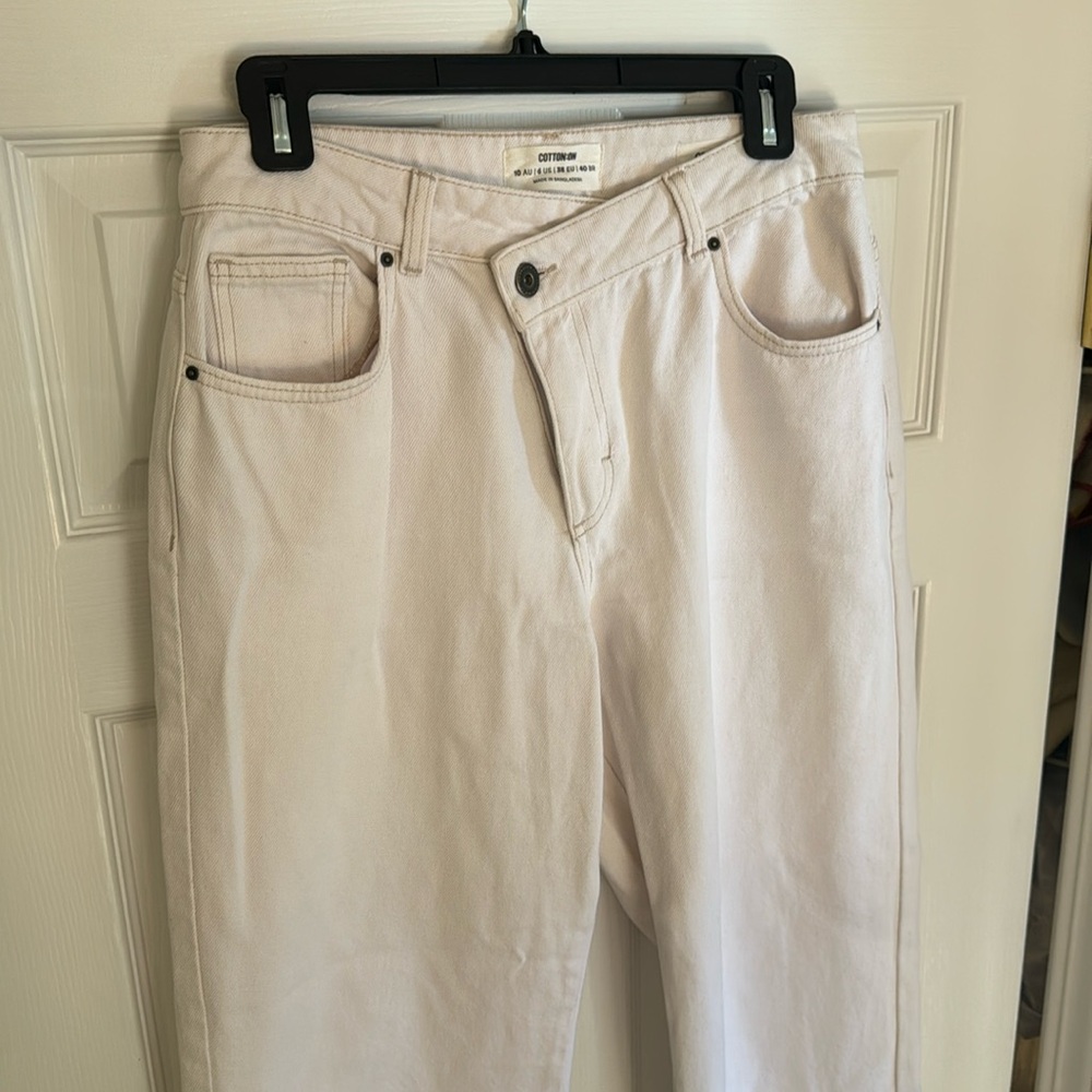 COTTONON CREAM CROSSOVER JEANS